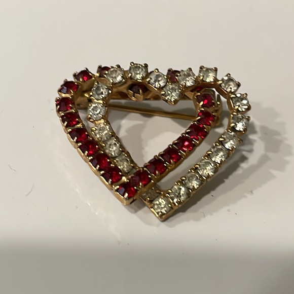 Vintage Gold Tone Double Heart Red & Clear Rhinestone Pin/Brooch♥️ - Picture 2 of 6